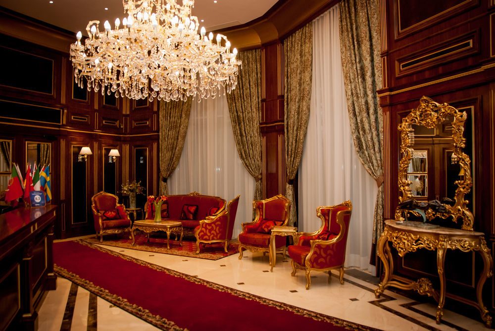 Hotel Royal Park Chisinau Bagian luar foto